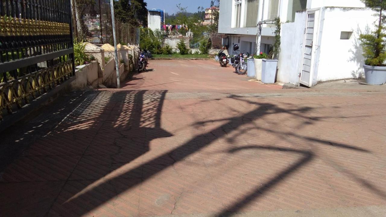 Mango Hill Central Ooty Buitenkant foto